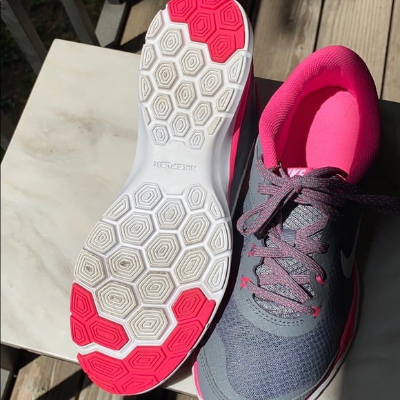 Nike FLEX TR S   Sz7 - Picture 6 of 6